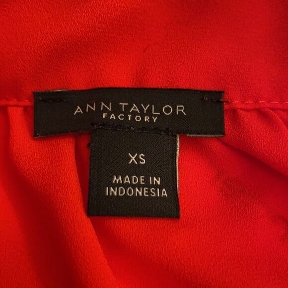 Ann Taylor High Neck key Hole Blouse Orange XS - Picture 9 of 10